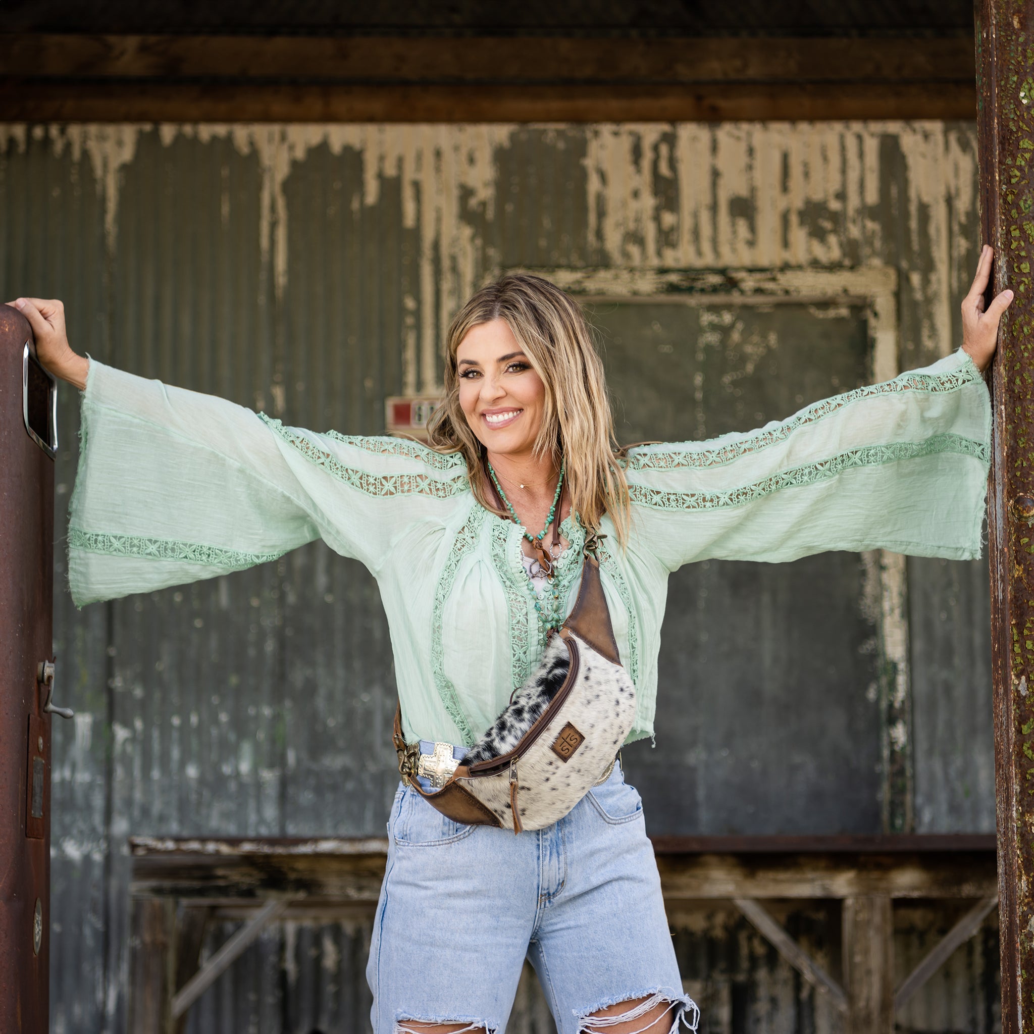 Roswell Cowhide Hildy Belt Bag – STS Ranchwear