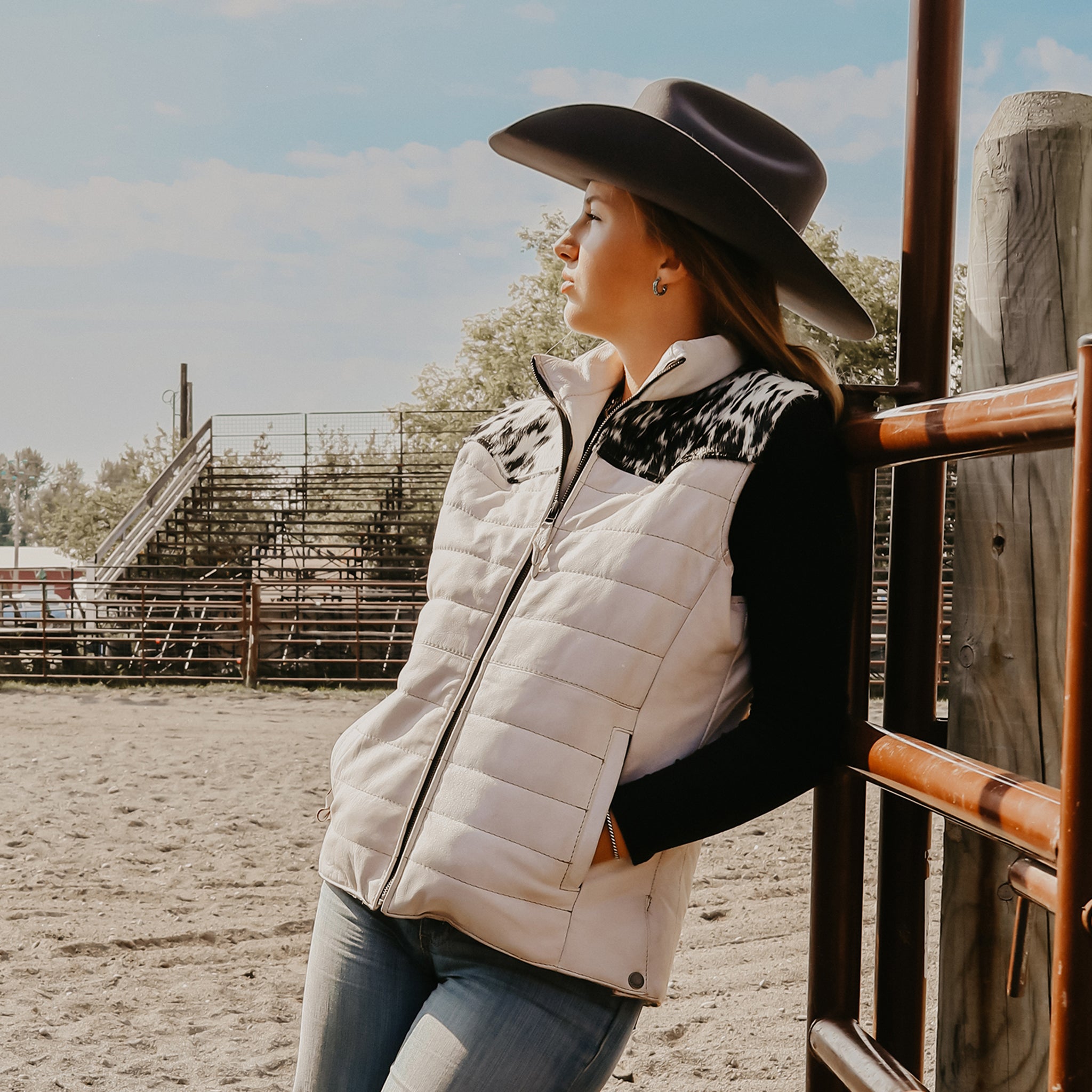 ラフアンドスウェル GENTLE VEST S新品 Women's Adalyn Vest - Cremello – STS Ranchwear