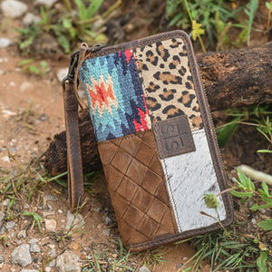 Chaynee Mountain Bentley Wallet