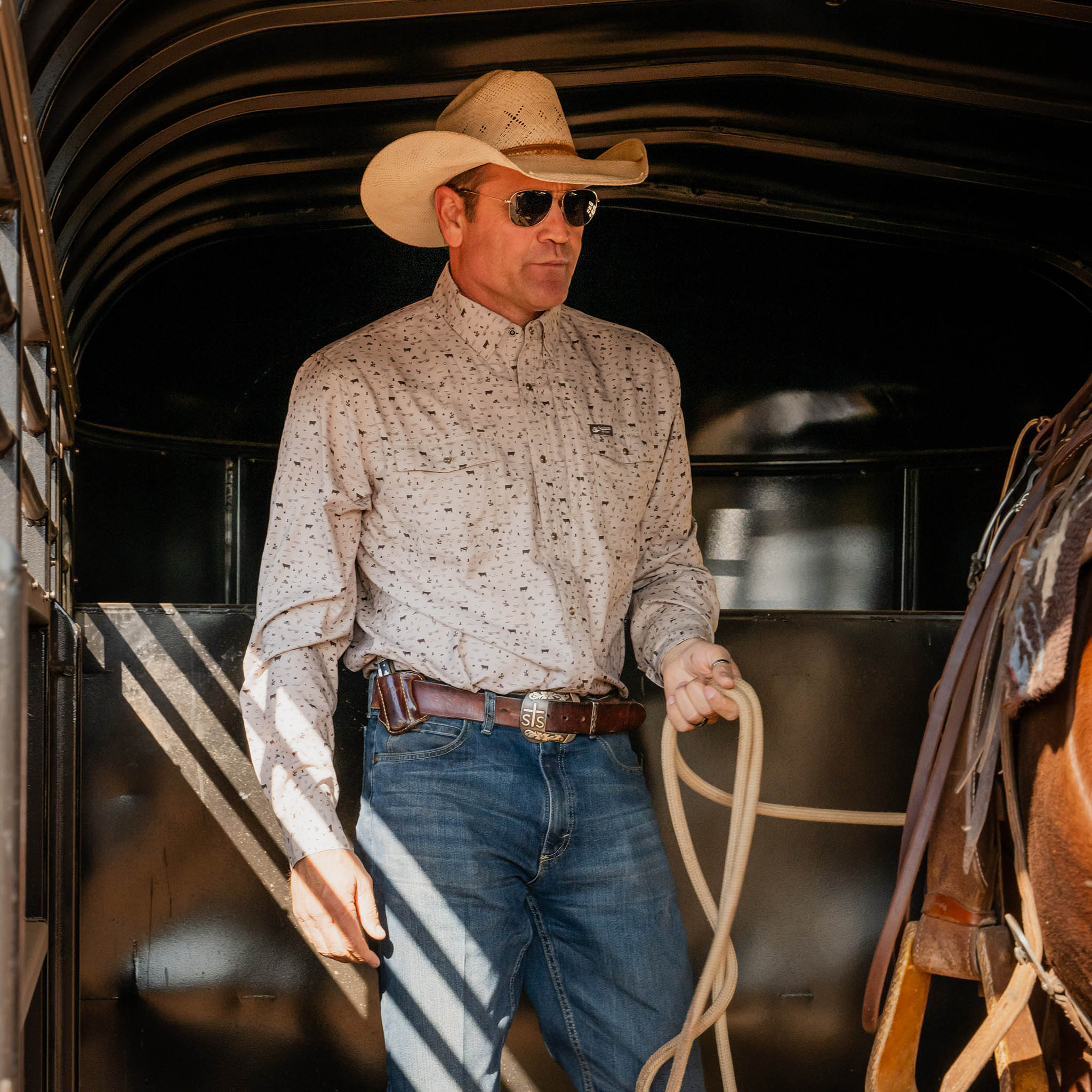 Men's Fischer - Long Sleeve - Khaki Bull Print